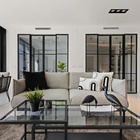 Διαμέρισμα Black And White - Boutique With Sea Views
