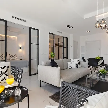 Διαμέρισμα Black And White - Boutique With Sea Views