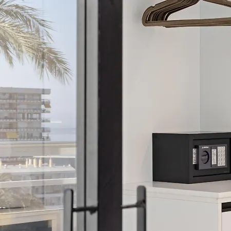 Black And White - Boutique With Sea Views Διαμέρισμα *