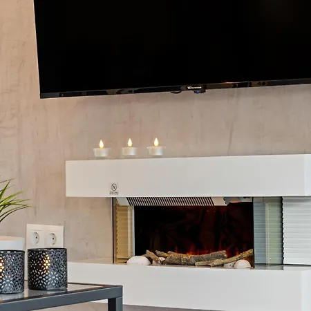Black And White - Boutique With Sea Views Διαμέρισμα Τορρεμολίνος